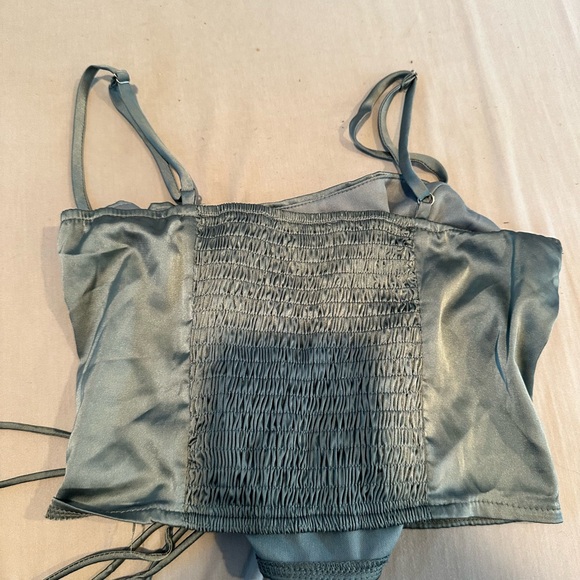 Teal crop top size small - Picture 2 of 3